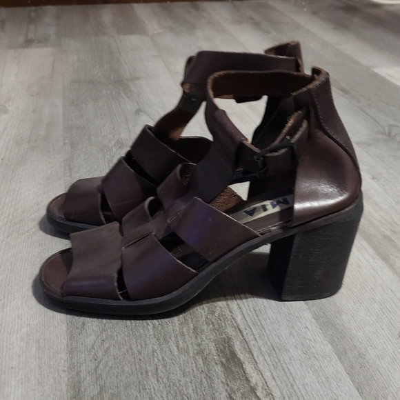 MIA brown leather open toe block heel sandals - Picture 3 of 16